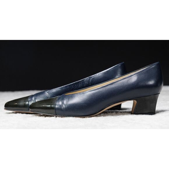 Etienne Aigner Vintage Ann Marie Navy and Black Toe Cap Pumps Womens Size 8.5 - Picture 3 of 16